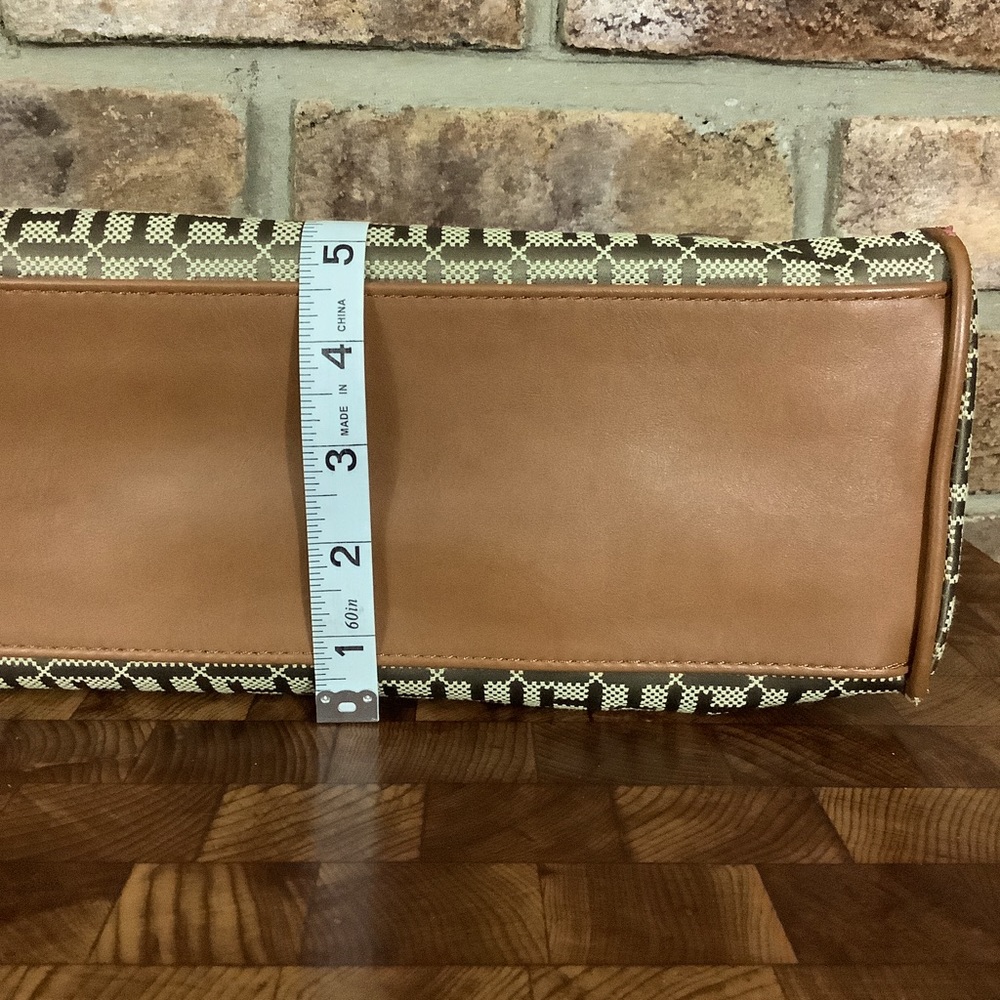 TOMMY HILFIGER Monogram Tan Logo Satchel/Bag - Picture 9 of 9
